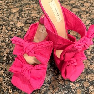 ANTONIO MELANI Hot Pink Knot-Bow Slide Heels